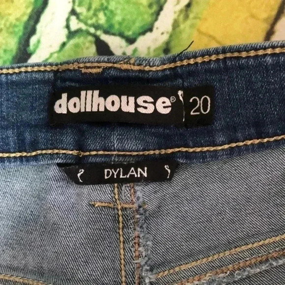 Dollhouse plus size 20 jean‎ shorts style DYLAN distressed cut - Picture 2 of 10